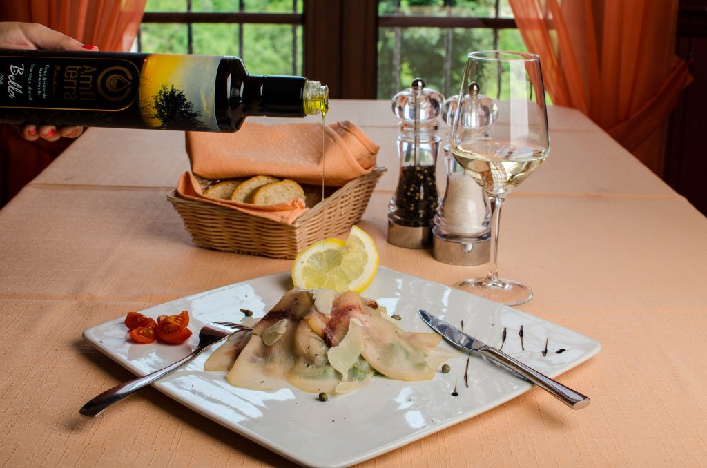 Maslinovo ulje Amfiterra – savršen spoj svih aroma bogatog tanjura